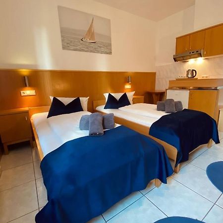 Hotel La Ferte Штутгарт Экстерьер фото