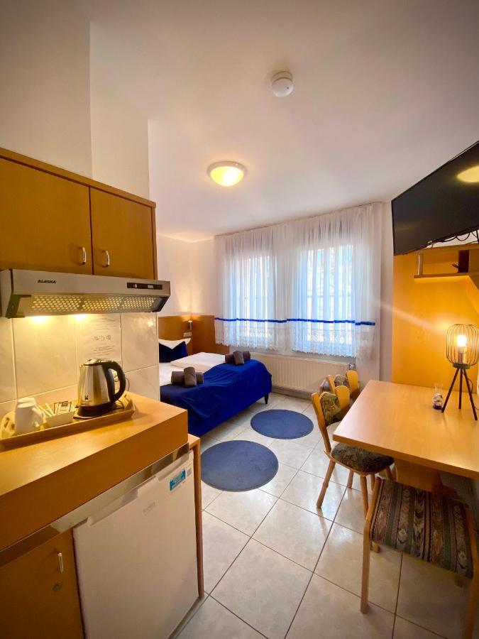 Hotel La Ferte Штутгарт Экстерьер фото