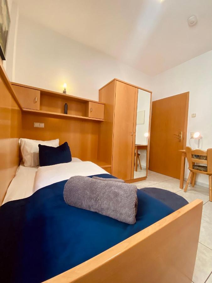 Hotel La Ferte Штутгарт Экстерьер фото