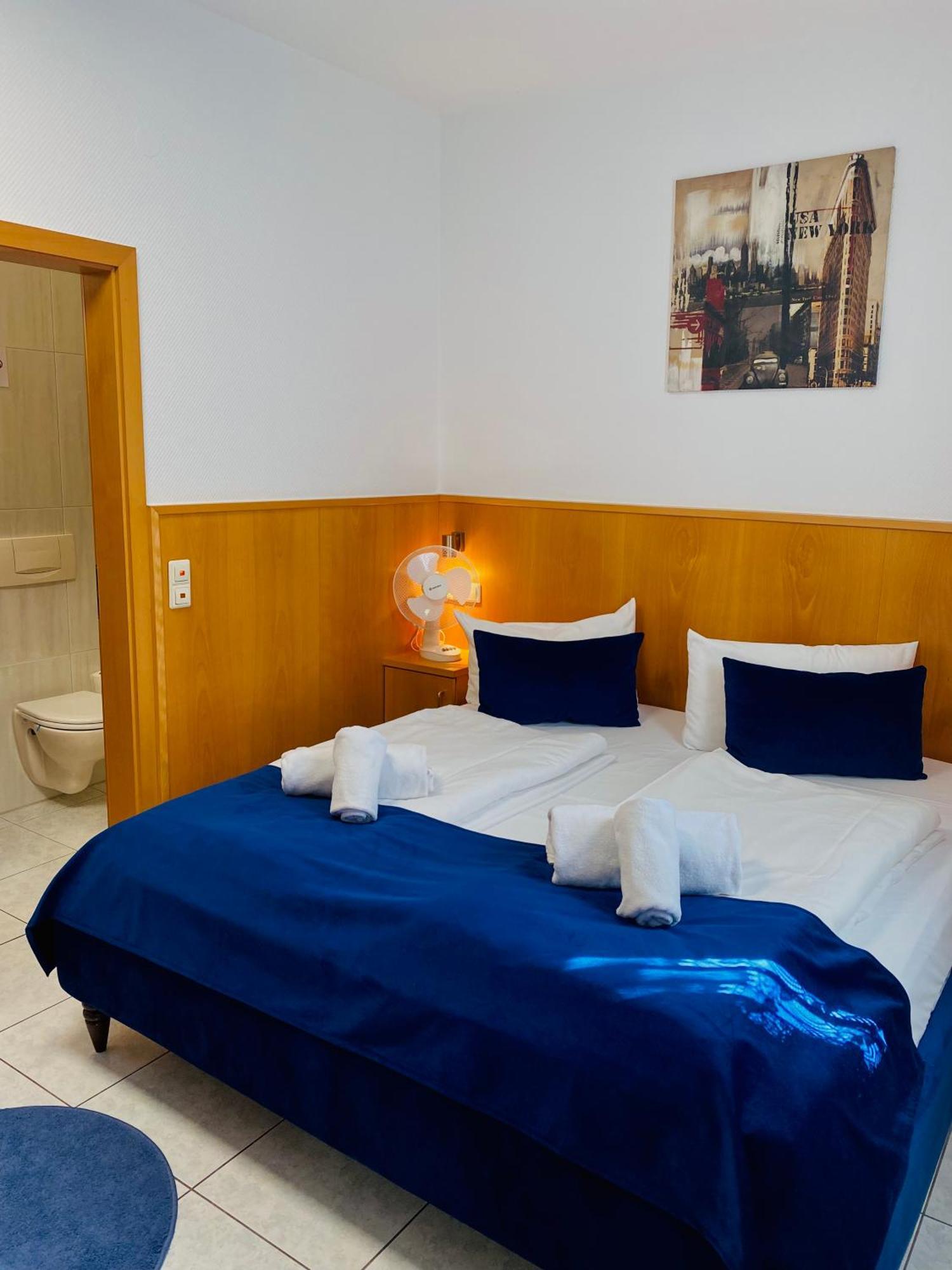 Hotel La Ferte Штутгарт Экстерьер фото