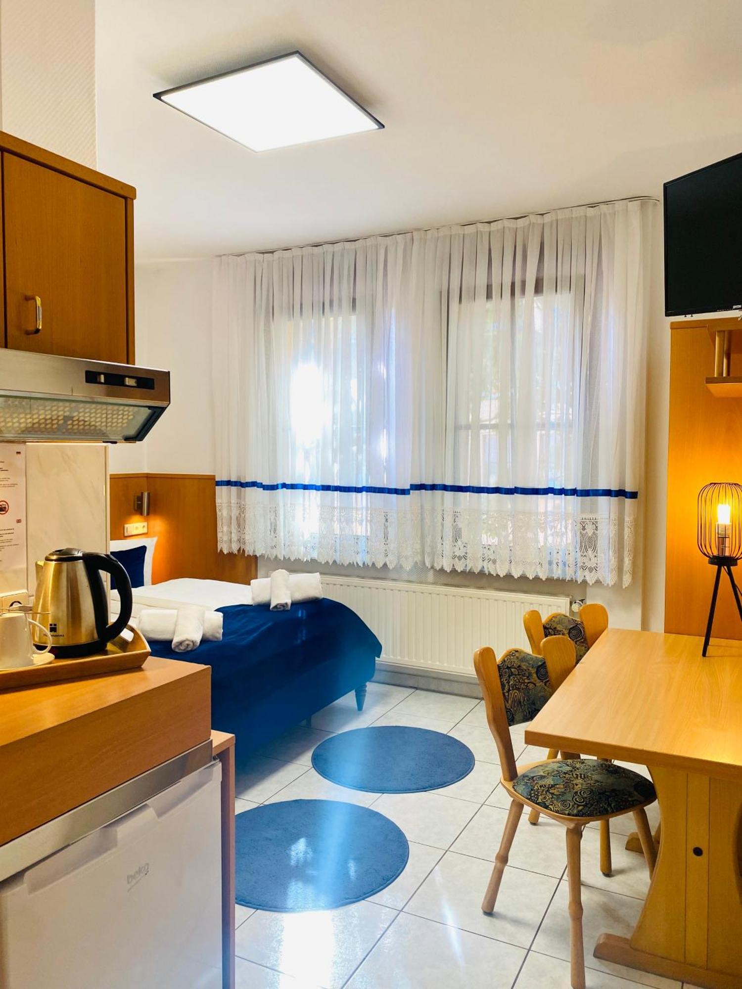 Hotel La Ferte Штутгарт Экстерьер фото